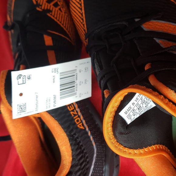 Baseball Cleats - Picture 9 of 10